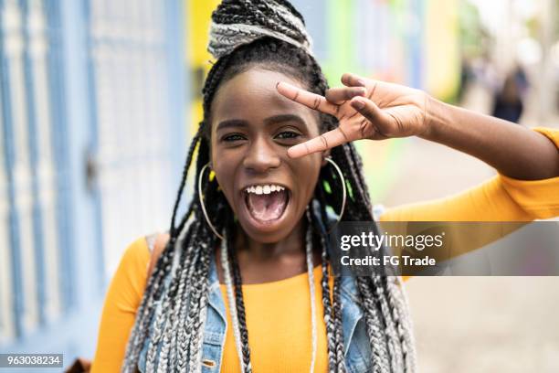 afro frau portrait - jamaican culture stock-fotos und bilder