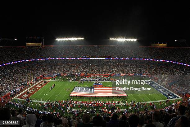 Giant American flag is seen on the field prior to the start of the 2010 AFC-NFC Pro Bowl at Sun Life Stadium on January 31, 2010 in Miami Gardens,...