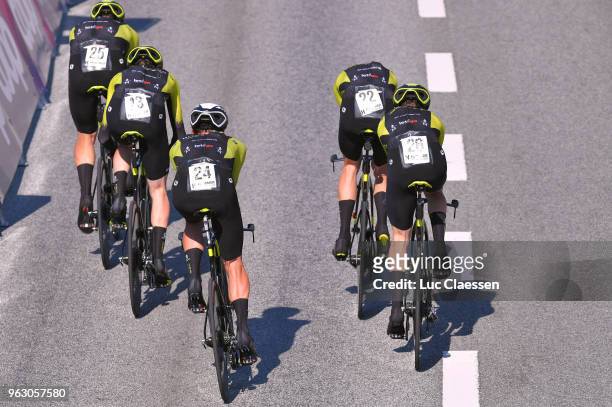 Arrival / Daryl Impey of South Africa / Roger Kluge of Germany / Lucas Hamilton of Australia / Damien Howson of Australia / Cameron Meyer of...