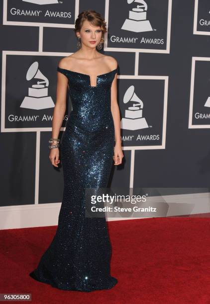 Singer Taylor Swift arrives at the 52nd Annual GRAMMY Awards held at Staples Center on January 31, 2010 in Los Angeles, California.