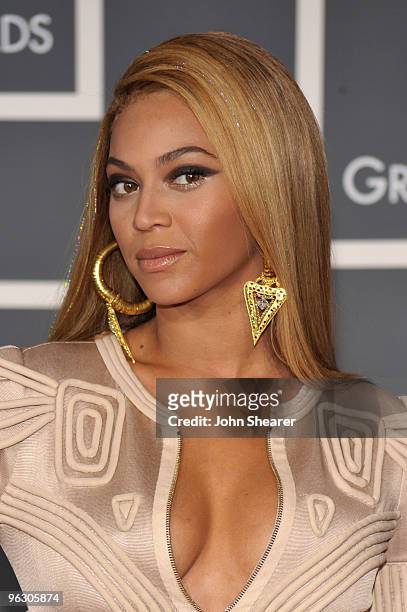 Singer Beyonce arrives at the 52nd Annual GRAMMY Awards held at Staples Center on January 31, 2010 in Los Angeles, California.