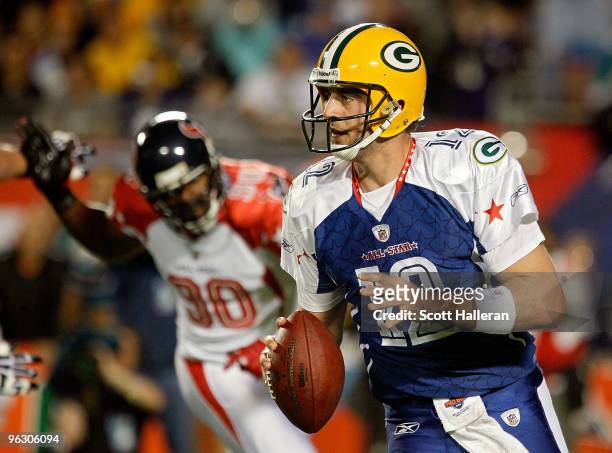 Aaron Rodgers of the Green Bay Packers looks to pass during the 2010 AFC-NFC Pro Bowl at Sun Life Stadium on January 31, 2010 in Miami Gardens,...