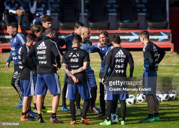 Sebastián Beccacece assitant coach of Argentina talks to his players during a training session open to the public as part of the team preparation for...