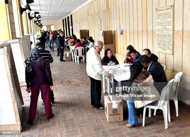 Citizens of Colombia cast their vote during the 2018 Presidential Elections in Colombia on May 27, 2018 in Bogota, Colombia.