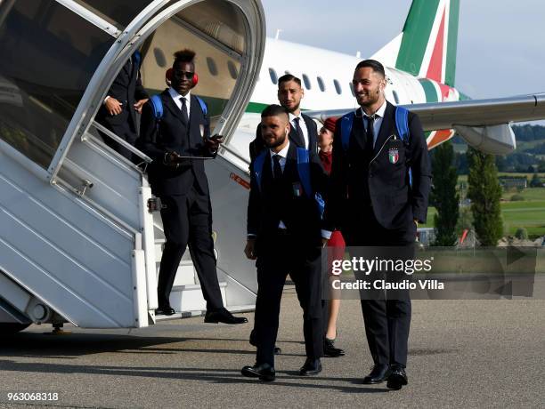 Mario Balotelli, Lorenzo Insigne, Gianluigi Donnarumma and Danilo D'Ambrosio of Italy arrive to San Gallo on May 27, 2018 in Florence, Italy.