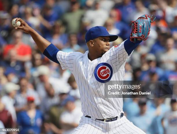 Pedro Strop of the Chicago Cubs pitches against the San Francisco Giants at Wrigley Field on May 25, 2018 in Chicago, Illinois. The Cubs defeated the...