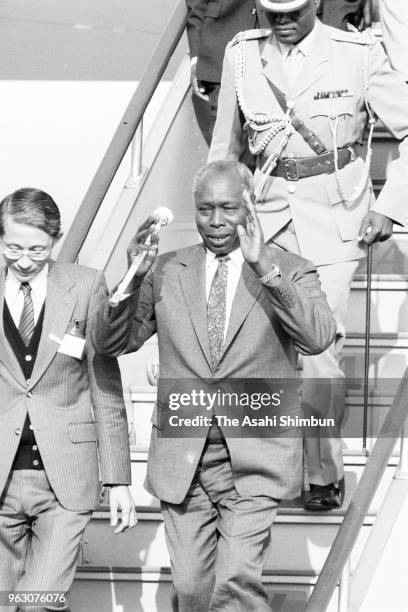 Kenyan Presidetn Daniel arap Moi is seen on arrival ahead of the Funeral of late Emperor Hirohito at Haneda Airport on February 23, 1989 in Tokyo,...