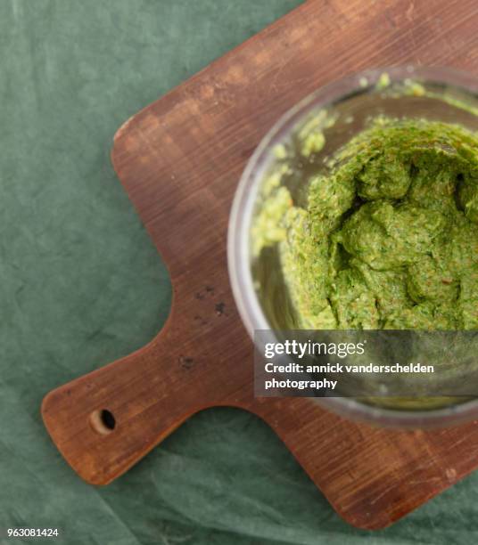 pistachio pesto. - 354 foto e immagini stock