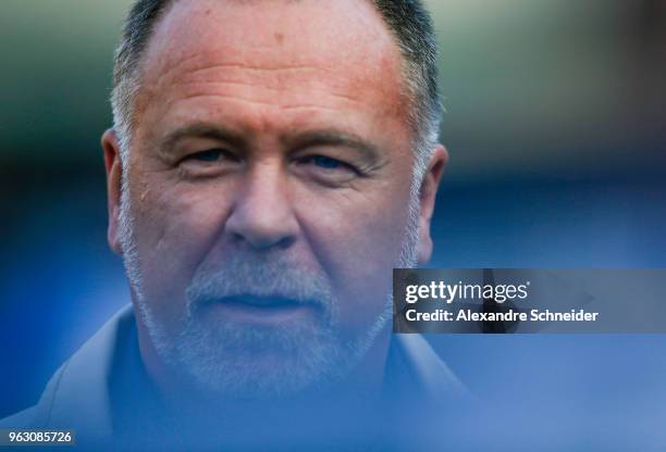 Mano Menezes, headcoach of Cruzeiro in action during the match against Santos for the Brasileirao Series A 2018 at Pacaembu Stadium on May 27, 2018...