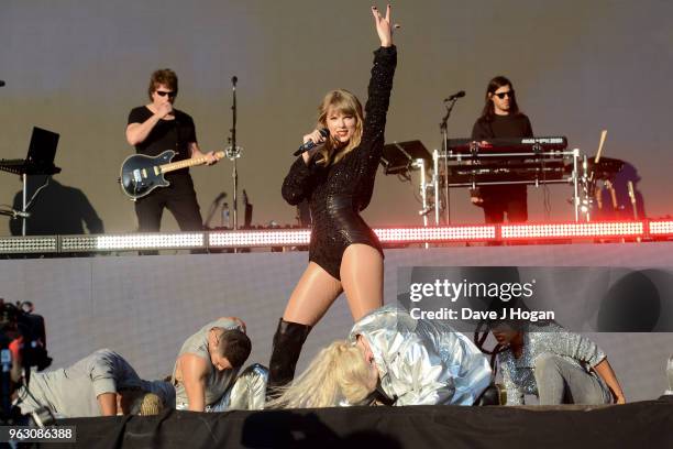 Taylor Swift performs during day 2 of BBC Radio 1's Biggest Weekend 2018 held at Singleton Park on May 27, 2018 in Swansea, Wales.