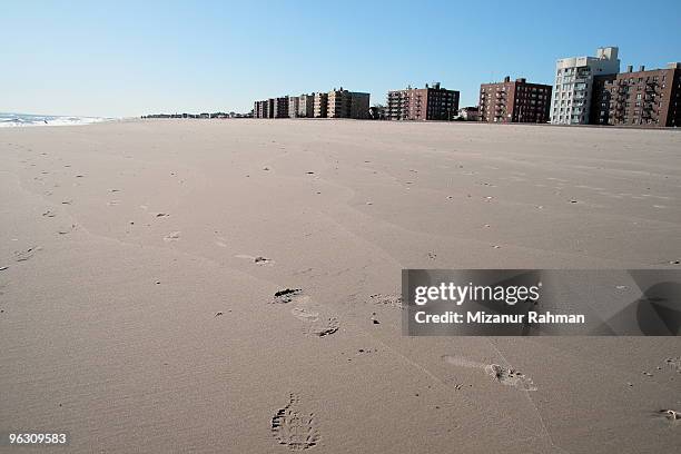 beach city and sand - mizanur rahman stock pictures, royalty-free photos & images