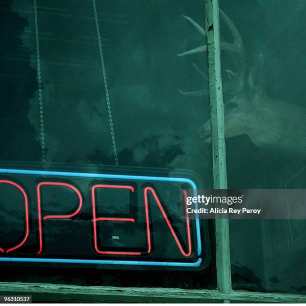 open neon sign @ utah - letrero de neón fotografías e imágenes de stock