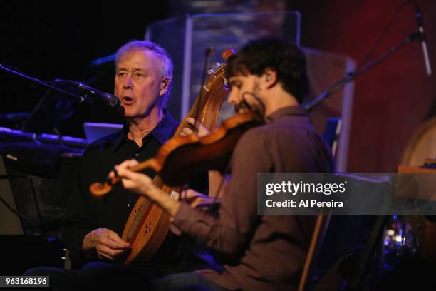 Bruce Hornsby performs on dulcimer with his band, The Noisemakers, at City Winery on May 27, 2018 in New York City.