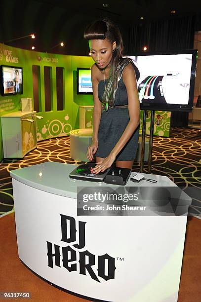 Singer-Songwriter V V Brown attends the 2010 EMI Post GRAMMY Party at the W Hollywood Hotel and Residences on January 31, 2010 in Hollywood,...