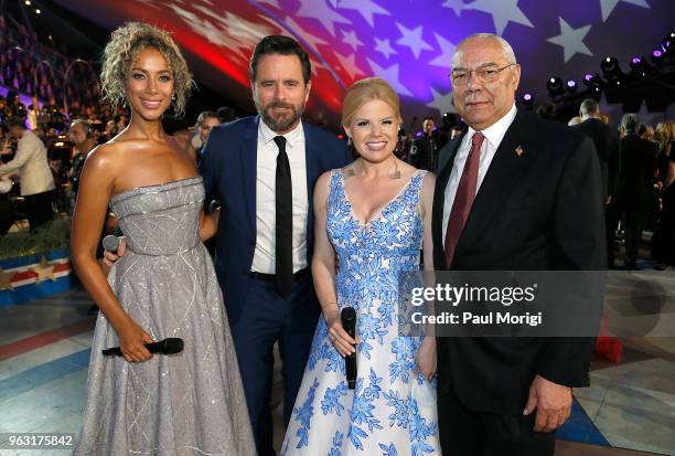 Performers Leona Lewis, Charles Esten, Megan Hilty pose for a photo with distinguished American leader General Colin L. Powell, USA during the finale...