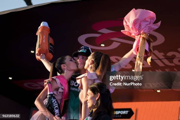 Ireland's Sam Bennett celebrates the win of the last stage of the Giro d'Italia cycling race, in Rome, Sunday, May 27, 2018.
