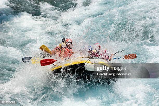 wildwasser-rafting - rafting stock-fotos und bilder