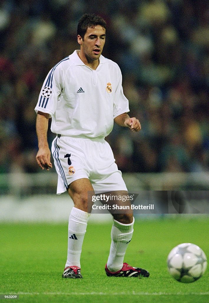 Set Raul Raul of Real Madrid in action during the UEFA Champions league match ...
