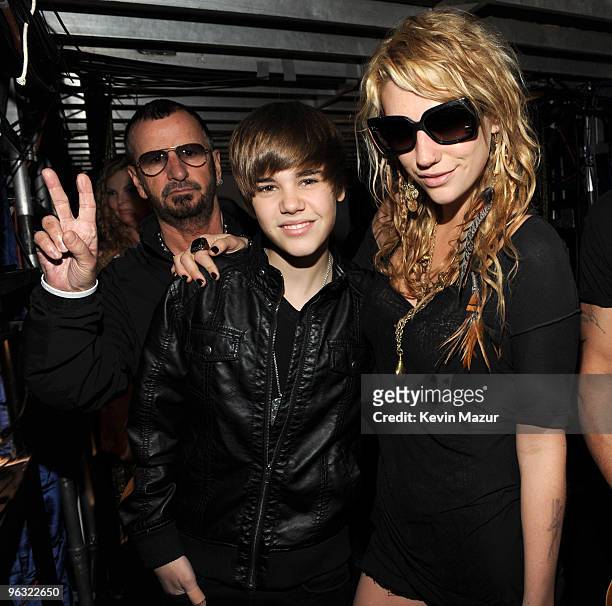 Ringo Starr, Justin Bieber and Ke$ha during the dress rehearsal at Staples Center on January 31, 2010 in Los Angeles, California.