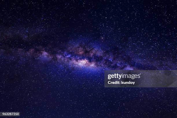 beautiful milky way with stars and space dust on a night sky. - nébuleuse photos et images de collection