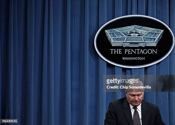 Secretary of Defense Robert Gates delivers remarks about the FY2011 Defense Budget Proposal at the Pentagon February 1, 2010 in Arlington, Virginia....