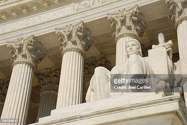 statue at u.s. supreme court - lady justice statue stock pictures, royalty-free photos & images