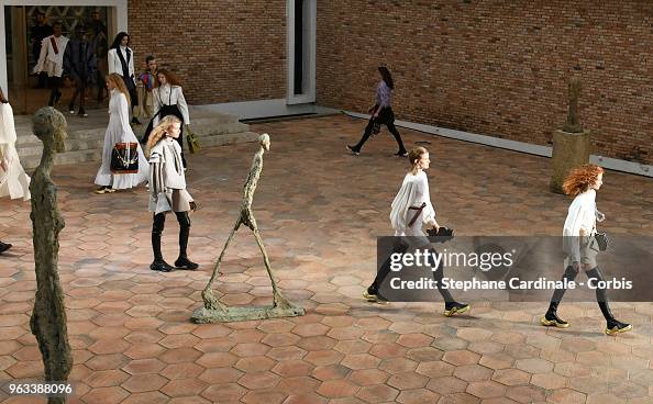 Louis Vuitton 2019 Cruise Collection : Runway Louis Vuitton 2019 Cruise Collection : Runway