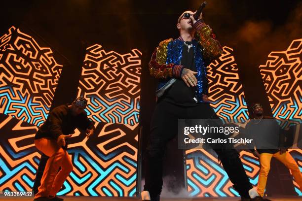 Singer J Balvin performs on stage as part of his Vibras Tour at Arena Ciudad de Mexico on May 26, 2018 in Mexico City, Mexico.