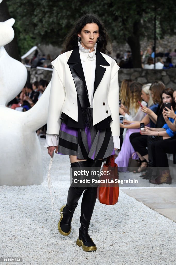 Louis Vuitton 2019 Cruise Collection : Runway