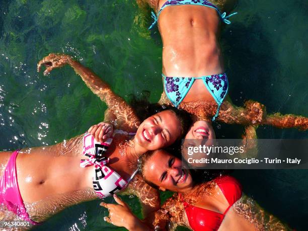 https://media.gettyimages.com/id/96340801/photo/triple-floating.jpg?s=612x612&w=gi&k=20&c=1p0LttXD31qagrlfrlGrqB20nJfreQL5vHFCZNvPx4g=