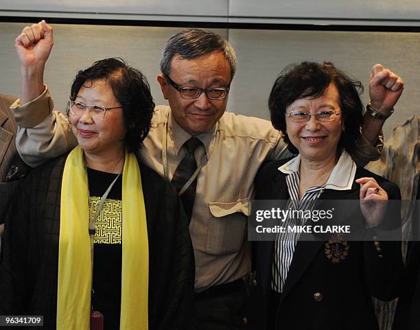 Relatives of late tycoon Nina Wang Kun Yan-Fum , Kung Yan-Sum and Molly Cong are all smile at a press conference in Hong Kong on February 2, 2010. A...