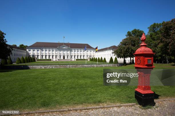 schloss bellevue (bellevue castle) - berlin, germany - bellevue skyline stock-fotos und bilder