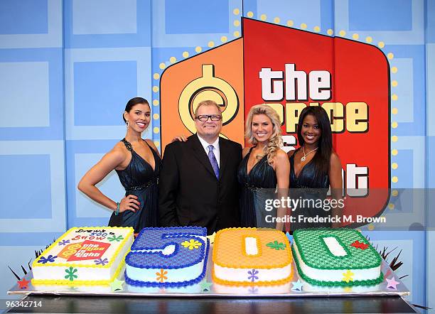 Model Gwendolyn Osborne, host Drew Carey, models Rachel Reynolds and Lanisha Cole celebrate the 500th "The Price Is Right" television show at CBS...