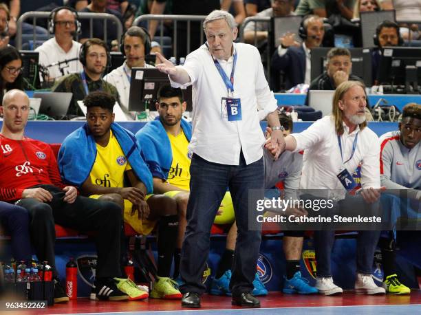 Zvonimir Serdarusic Head Coach of Paris Saint Germain is calling a play during the EHF Champions League Final 4 Semi Final between HBC Nantes and...