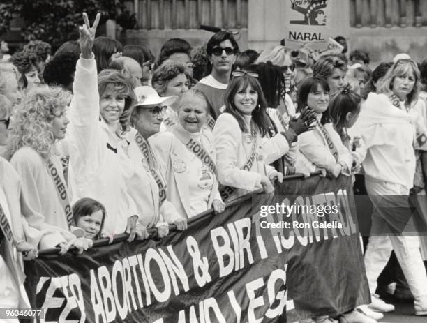 Morgan Faichild, Jane Fonda, Bella Abzug, Molly Yard, Marlo Thomas, Whoopi Goldberg, Cybill Shepherd, Cyndy Garvey and Penny Marshall