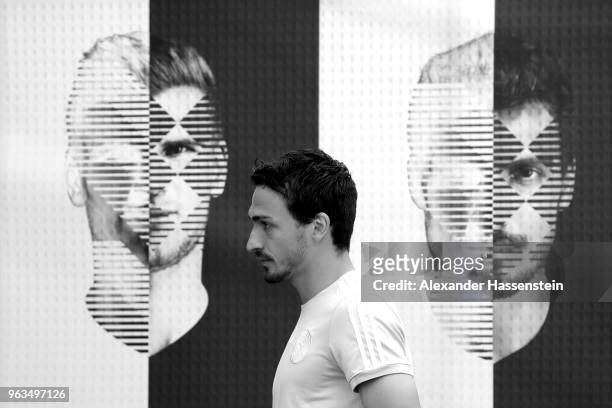 Mats Hummels arrives for a press conference of the German national team at Sportanlage Rungg on day seven of the Southern Tyrol Training Camp on May...