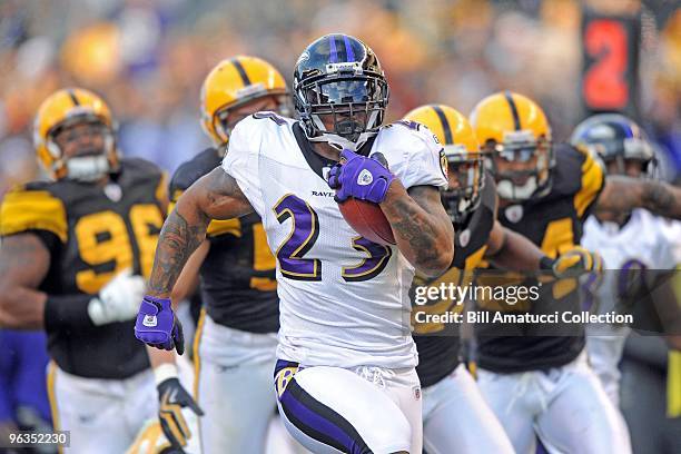 Running back Willis McGahee of the Baltimore Ravens carries the ball during a game on December 27, 2009 against the Pittsburgh Steelers at Heinz...