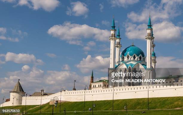 Picture taken on May 15, 2018 shows the Qolsarif Mosque at the Kremlin in Kazan. - Kazan is one of the 11 host cities for the 2018 FIFA World Cup...