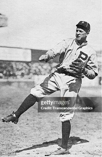 Grover Cleveland Alexander of the Philadelphia Phillies warms up before a game in the 1916 in Philadelphia, Pennsylvania.