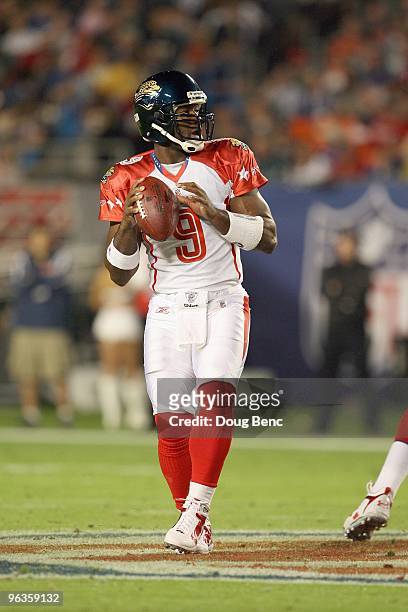 Quarterback David Garrard of the Jacksonville Jaguars looks to pass during the 2010 AFC-NFC Pro Bowl at Sun Life Stadium on January 31, 2010 in Miami...