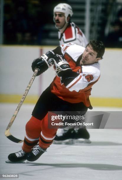303 Bobby Clarke Ice Hockey Player Stock Photos, High-Res Pictures, and Images - Getty Images