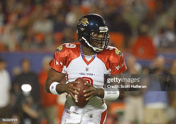 David Garrard of the AFC's Jacksonville Jaguars looks to make a pass play during the 2010 AFC-NFC Pro Bowl game at Sun Life Stadium on January 31,...