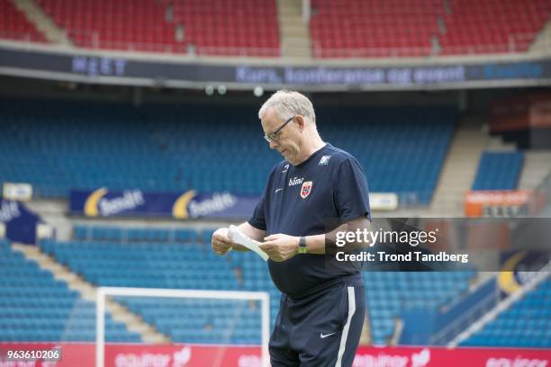 Lars Lagerback of Norway during training session before Iceland v Norway at Ullevaal Stadion on May 29, 2018 in Oslo, Norway.