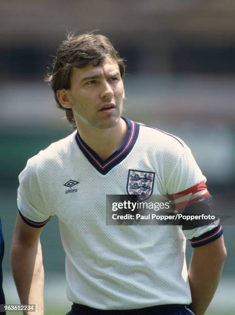 Bryan Robson of England lines up before the Ciudad de México Cup match between Italy and England at the Azteca Stadium on June 6, 1985 in Mexico...