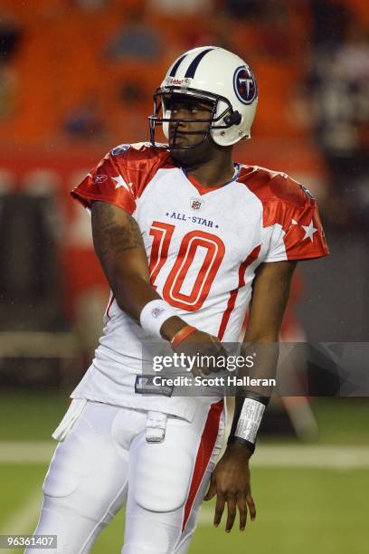 Quarterback Vince Young of the AFC's Tennessee Titans warms up prior to the 2010 AFC-NFC Pro Bowl game at Sun Life Stadium on January 31, 2010 in...