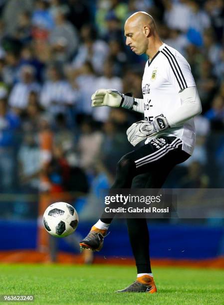 Wilfredo Caballero of Argentina warms up during an international friendly match between Argentina and Haiti at Alberto J. Armando Stadium on May 29,...