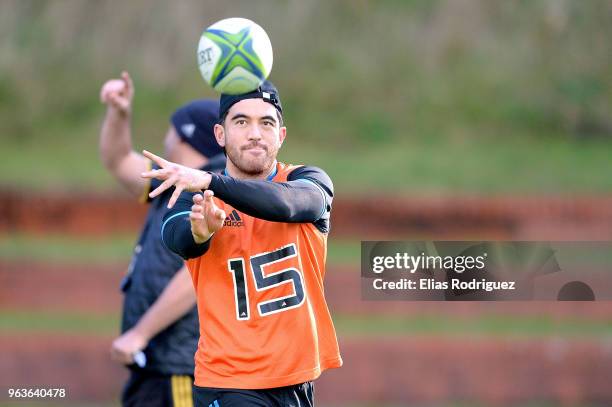 Nehe Milner-Skudder passes the ball during a Hurricanes Super Rugby training session at Rugby League Park on May 30, 2018 in Wellington, New Zealand.