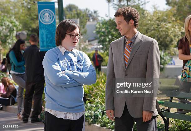 The Tortoise and the Hair" - The "G" word is finally spoken out loud -"Graduation." Casey is ready to discuss the future with a resistant Cappie, and...