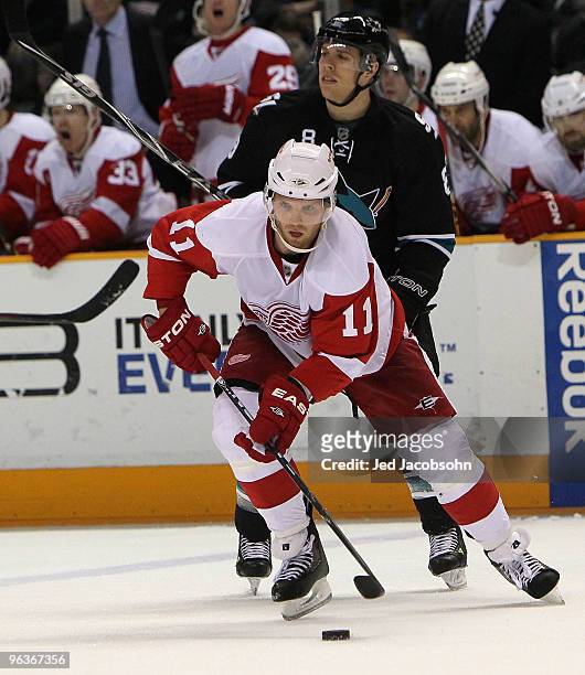 Dan Cleary of the Detroit Red Wings skates against the San Jose Sharks during an NHL game at the HP Pavilion on February 2, 2010 in San Jose,...