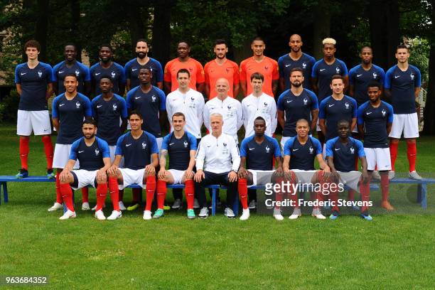 France's national football team players pose for a photo, back row Benjamin Pavard, Benjamin Mendy, Samuel Umtiti, Adil Rami, Steve Mandanda, Hugo...